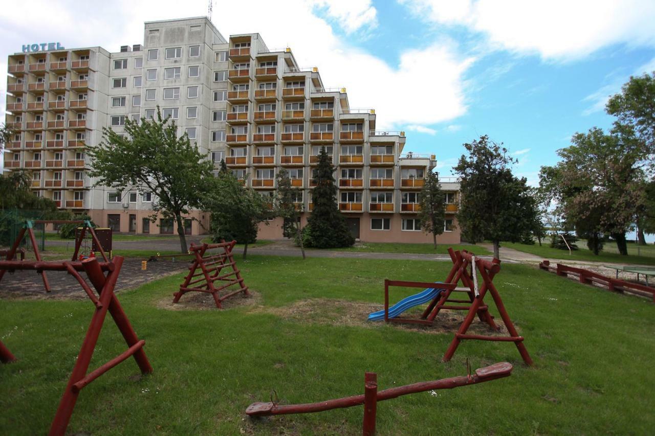 Aranypart Отель